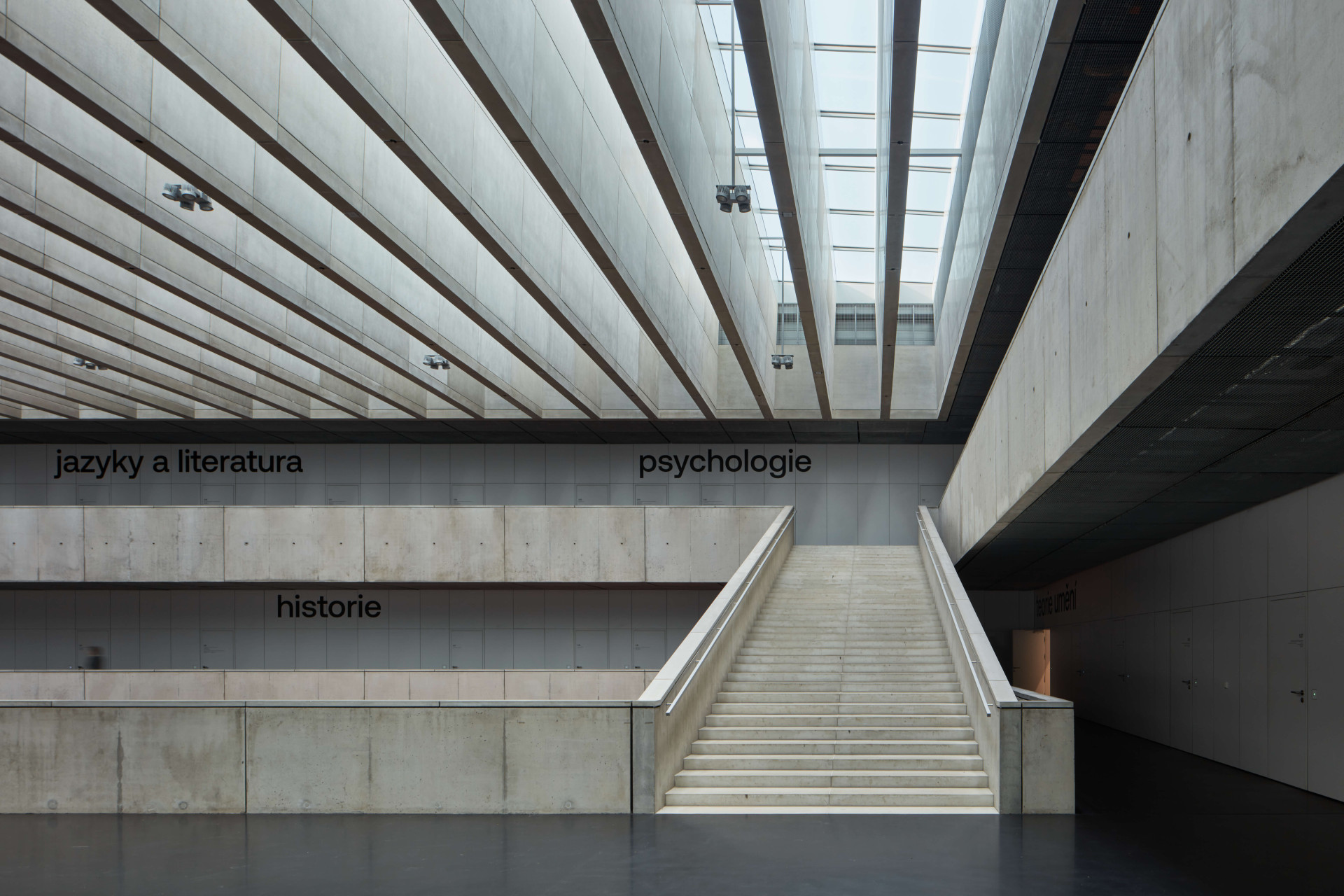 Fakulta humanitních studií od studia Kuba & Pilař architekti