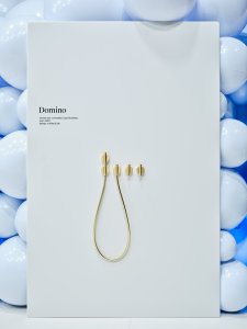 Česká společnost Ravak se prezentuje na milánském Salone del Mobile. Jejich ambientní, vizuálně atraktivní expozici navrhlo renomované autorské duo Vrtiška & Žák.