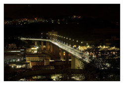 Most svatého Jiří stojí nad Janovem už tři roky. Navrhl ho architekt Renzo Piano jako památník i symbol naděje