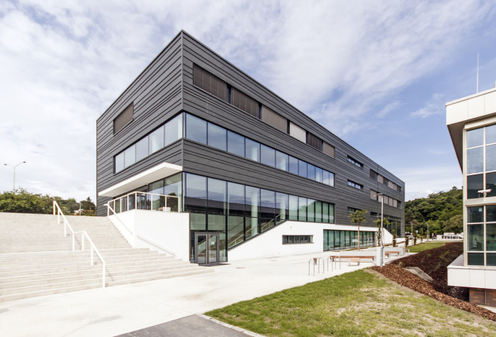 Pavilon IMPAKT MFF UK, majo architekti / Jan Jaroš, Štěpán Jablonský