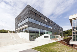 Pavilon IMPAKT MFF UK, majo architekti / Jan Jaroš, Štěpán Jablonský