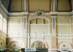 Hlavní vlakové nádraží Plzeň na přelomu 90. a 0. let. (nyní Plzeň hlavní nádraží)