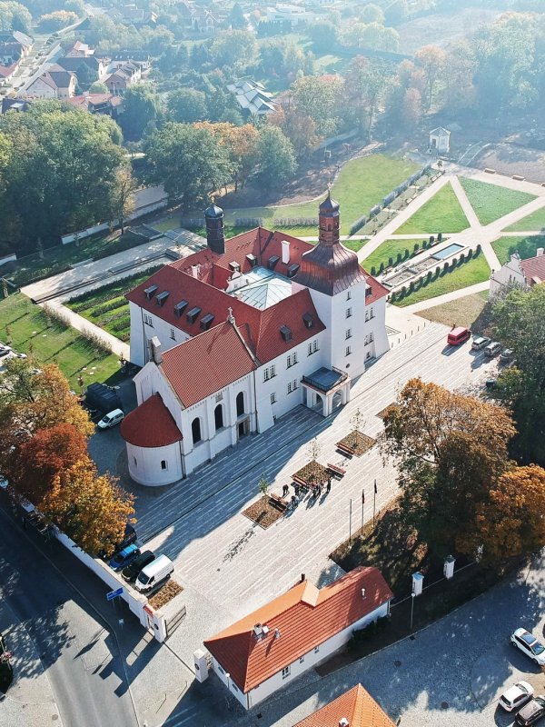 Rekonstrukce arcibiskupského zámku a zahrad na hotel, SHA Šafer Hájek architekti