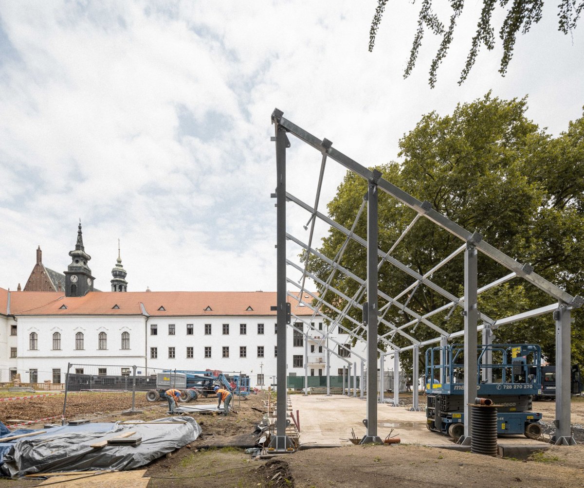 Architekti ze studia Chybík + Krištof obnovili slavný Mendelův skleník v Brně