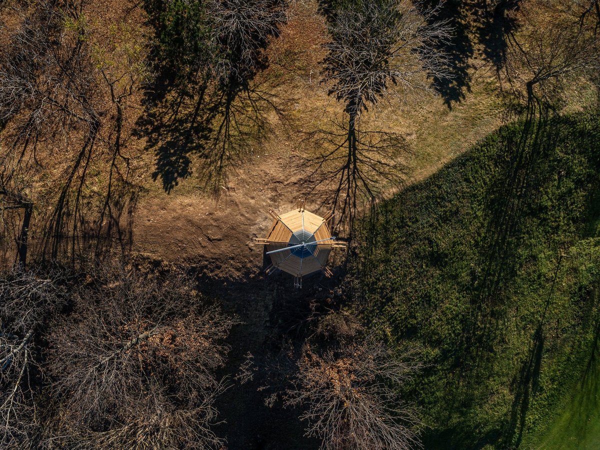 Včelín na golfovém hřišti v pražské Hostivaři od Huť architektury Martin Rajniš