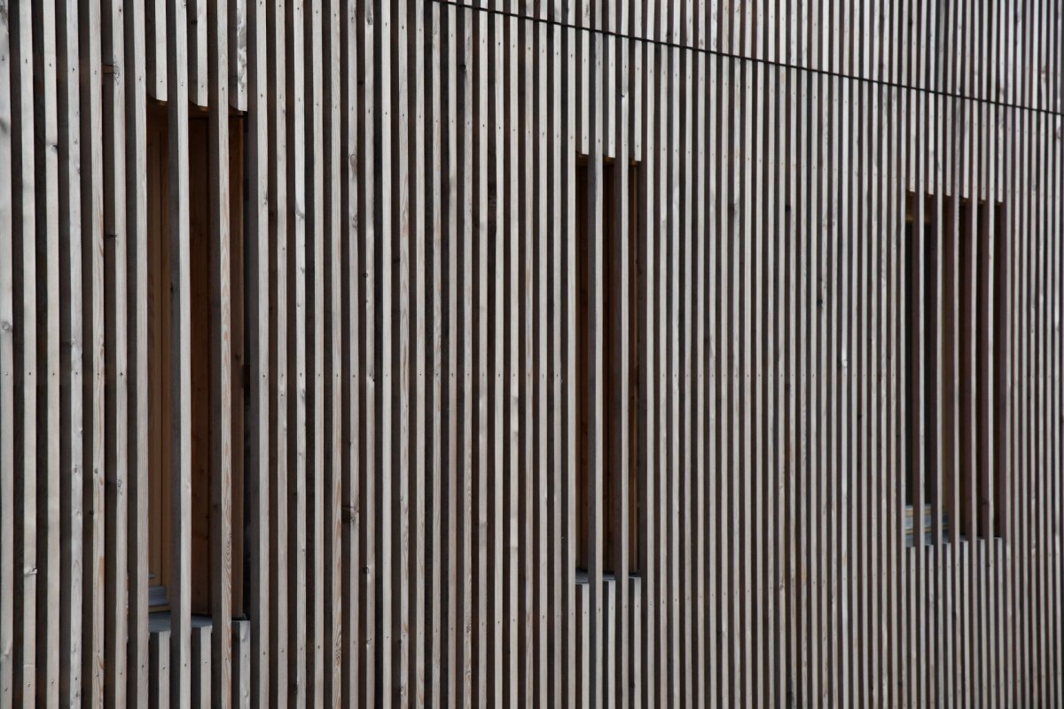 Architekti využili v místě běžné materiály