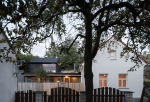 Víkendový dům v Bukovanech od studia SENAA architekti