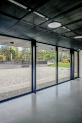 Pohled do interiéru recepce kempu (Koncepce úprav okolí Kamencového jezera, studio Refuel)