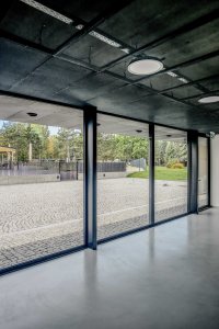 Pohled do interiéru recepce kempu (Koncepce úprav okolí Kamencového jezera, studio Refuel)