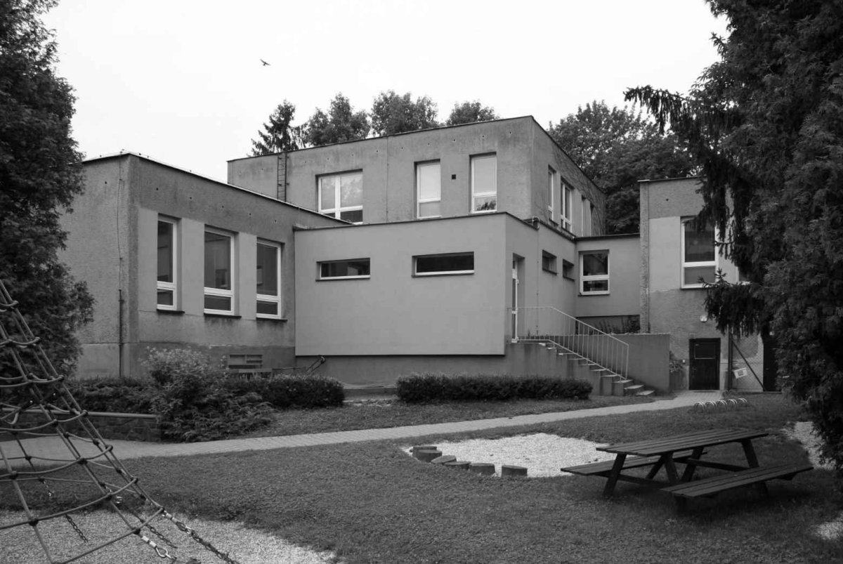 Rekonstrukce fasády MŠ Ignáce Šustaly v Kopřivnici, Kamil Mrva Architects / Kamil Mrva, Václav Kocián, původní stav