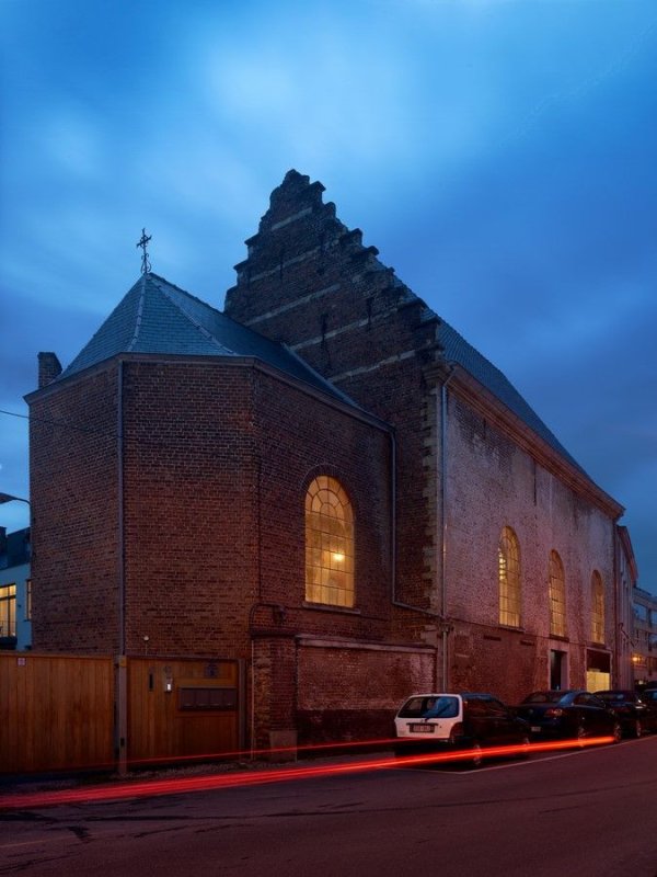 The Waterdog, vestavba architektonického studia do kaple, Klaarchitectuur