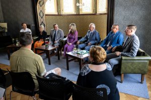 Tisková konferene za účasti investora, přdstavitelů města a architektky Evy Jiřičné