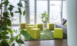 Wiesner-Hager vybavil kanceláře společnosti UNIQA ve Vídni s ohledem na udržitelnost a recyklaci