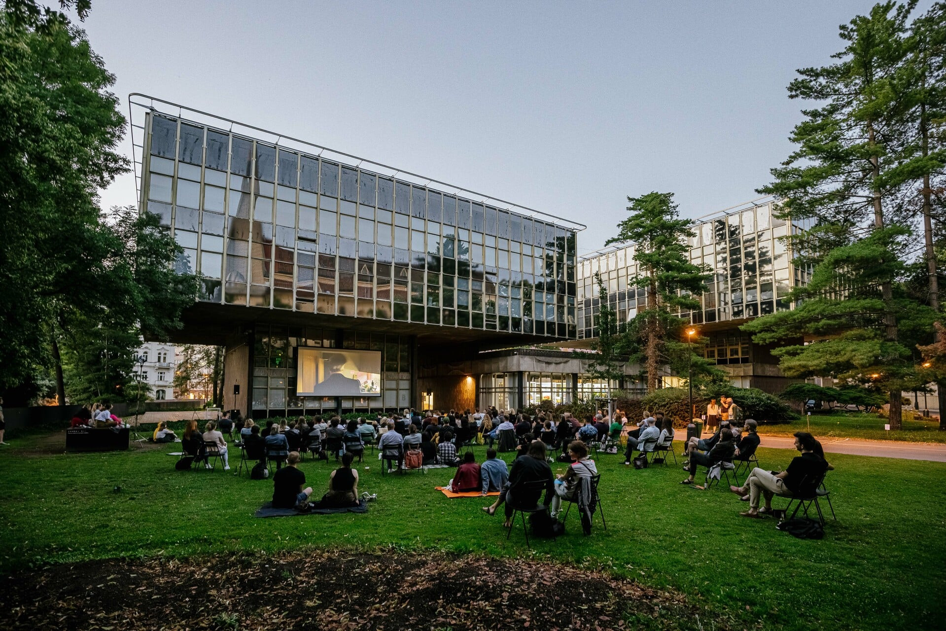Praha plánuje nový park a opravu areálu Emauzy