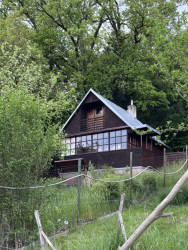 Nespeky - Chata. Autor a rok stavby neznámý (Odhad 60 - 80. léta). Ulice Ledecká