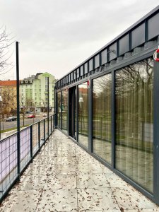 Kavárna Kontejner na Ortenově náměstí od Collarch studia