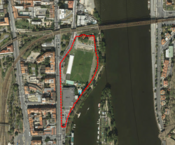 Lokalita Šemíkova břehu na Smíchovské náplavce.