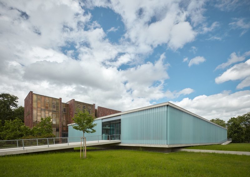 Dostavba Jihočeské vědecké knihovny v Českých Budějovicích od Kuba & Pilař architekti