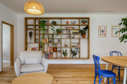 Byt v Praze-Vinohradech, Archistroj a Atelier HORIZONT: Hlavním materiálem se v interiéru bytu stalo dřevo