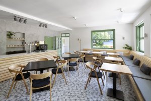 Zrekonstruovaný penzion v Hřensku od architektek z ateliéru Ykony
