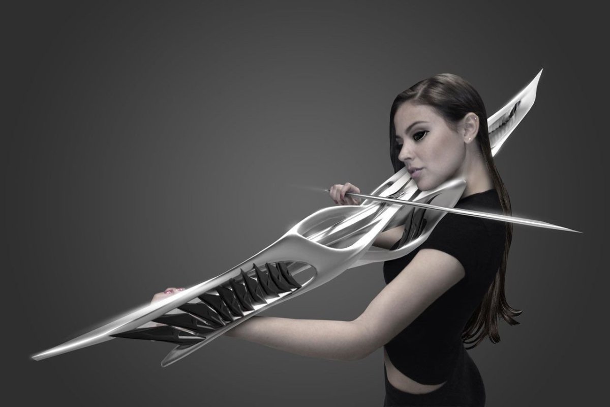 Eric Goldemberg a Veronica Zalcberg – MONAD studio navrhují rovněž hyperfuturistické 3D tištěné hudební nástroje, jejichž unikátní podoba zrcadlí individuální propojení každého člověka s hudbou; nejen po zvukové stránce, ale i vizuálních a taktilních vjemů. Eric Goldemberg je rovněž jedním z pozvaných účastníků mezinárodního sympozia konajícího se v Praze v 15. září a přiveze sebou jeden z těchto unikátních hudebních nástrojů.
