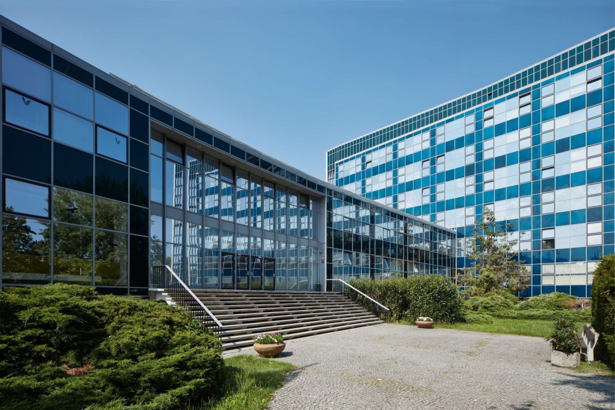 Karel Prager, Ústav makromolekulární chemie Československé Akademie věd, projekt 1958, realizace 1963–64