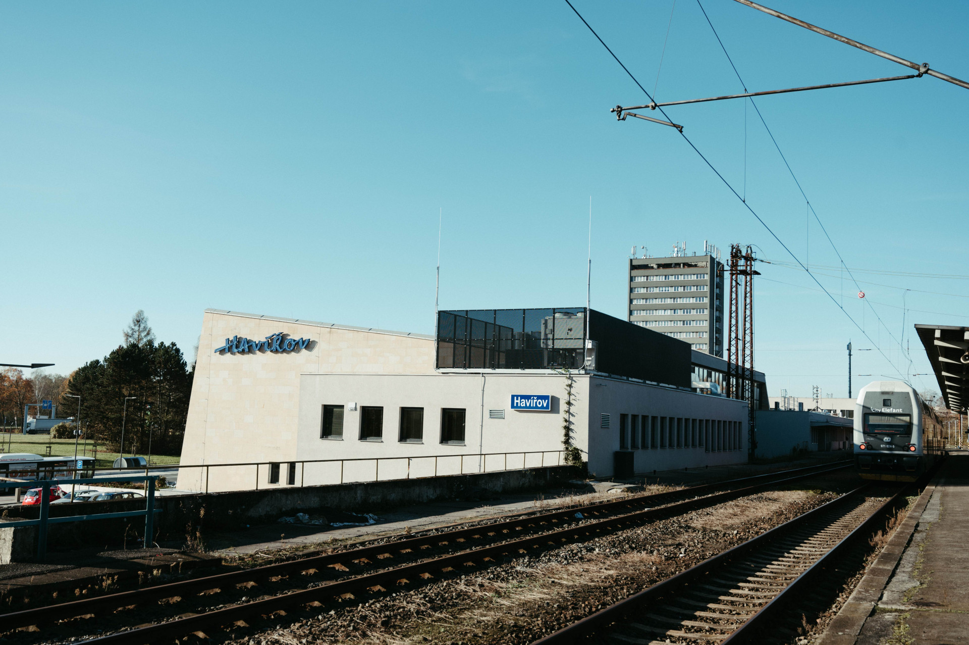 KOHLarchitekti zrekonstruovali nádražní halu v Havířově, nově slouží jako sportovně-kulturní centrum