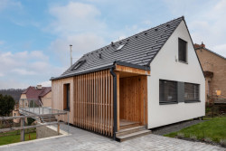 Rodinný dům v Kyjích, Prodesi/Domesi