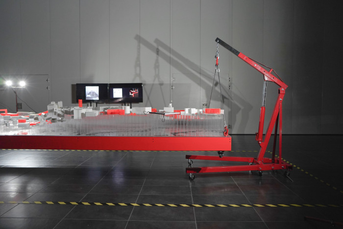 V atriu Škoda Auto Vysoké školy bude do 31. května 2023 k vidění výstava studentů a studentek FA ČVUT. Ti se zabývali budoucností Mladé Boleslavi