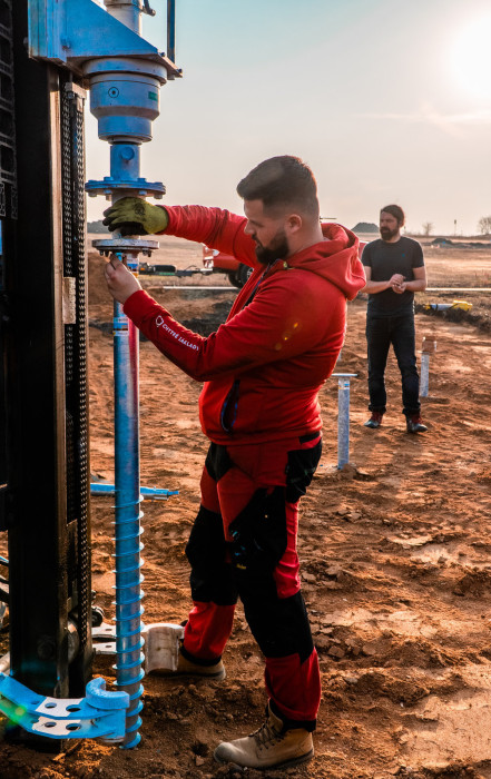 Zakládání dřevostaveb na zemních vrutech