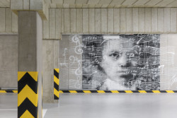 Murál v garáži (Bytový soubor Bohdalecké kvarteto, Podlipný Sladký architekti)