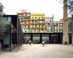 RCR Arquitectes, knihovna Sant Antoni – Joan Oliver, středisko pro seniory a zahrady Cándida Péreze, 2007, Barcelona, Španělsko, foto