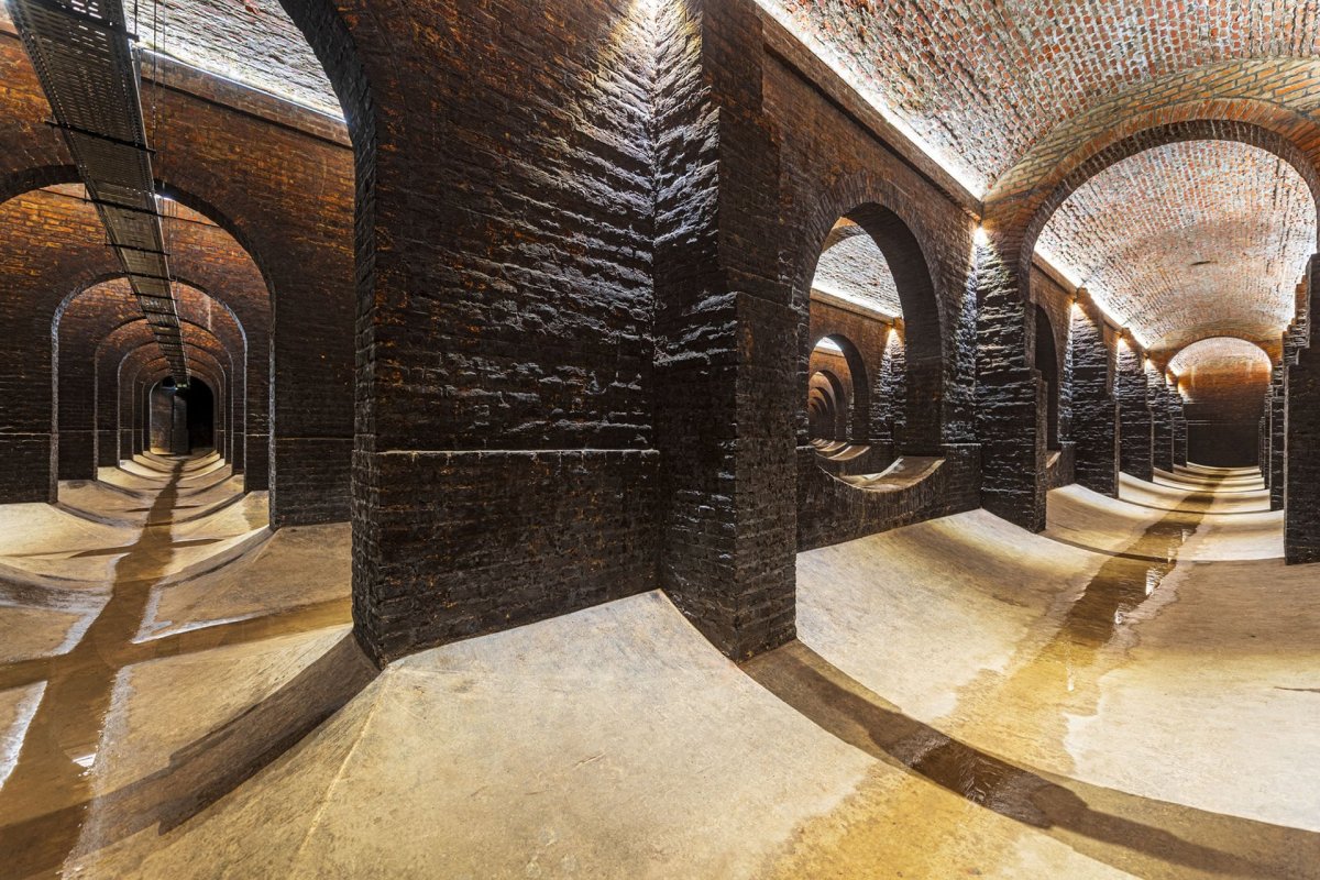 Nejstarší cihelný vodojem z roku 1874. (Rekonstrukce areálu vodojemů na Žlutém kopci v Brně, David Prudík architekti)