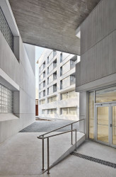 Esteve Bonell, Josep Maria Gil, peris+toral.arquitectes, kolektivní bydlení pro seniory a zdravotní středisko v Barceloně, foto