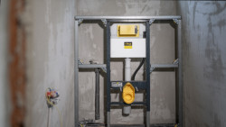 Při opláštění je nutné respektovat montážní návody daných obkládacích materiálů