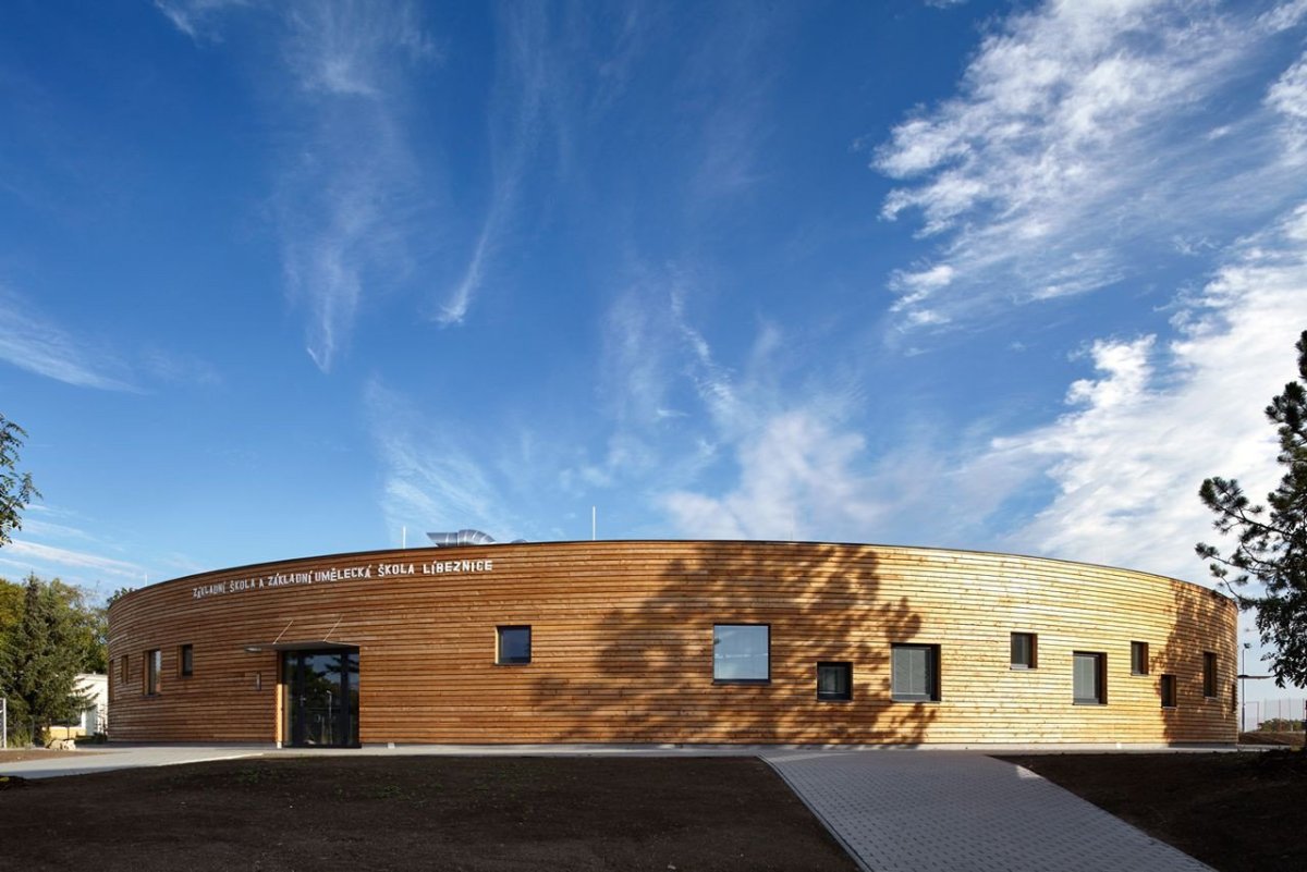 Projektil architekti, Pavilon základní školy v Líbeznicích – foto