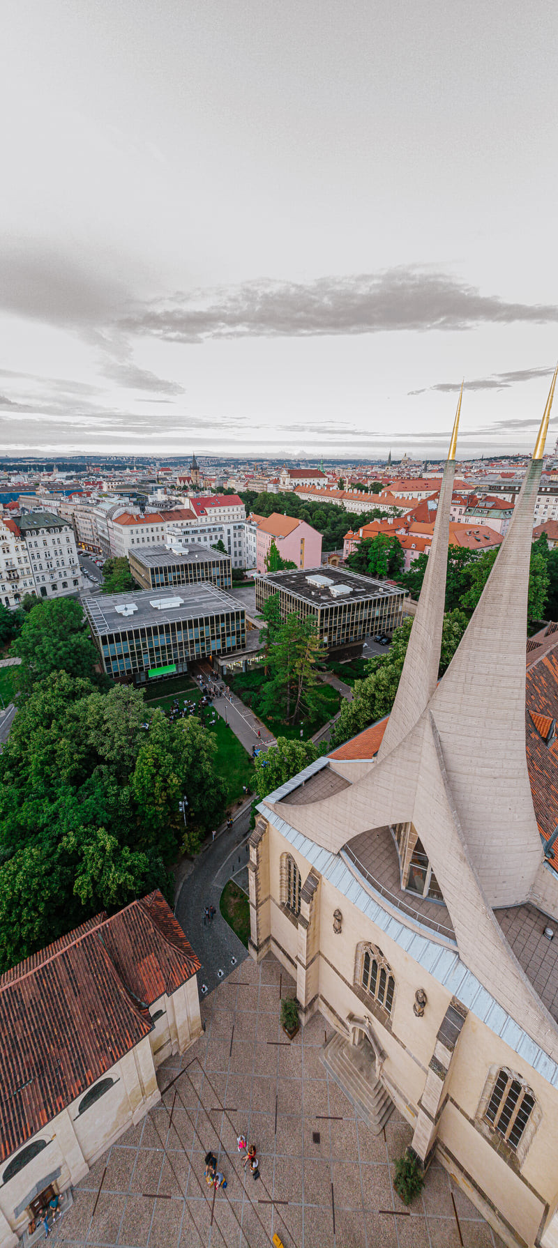 Praha plánuje nový park a opravu areálu Emauzy