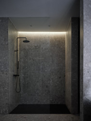 Moderní bydlení v historickém domě (Rekonstrukce měšťanský dům na Valdštejnském náměstí, Formafatal)