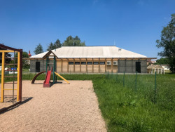 Samoobsluha v Seči od Žalský architekt