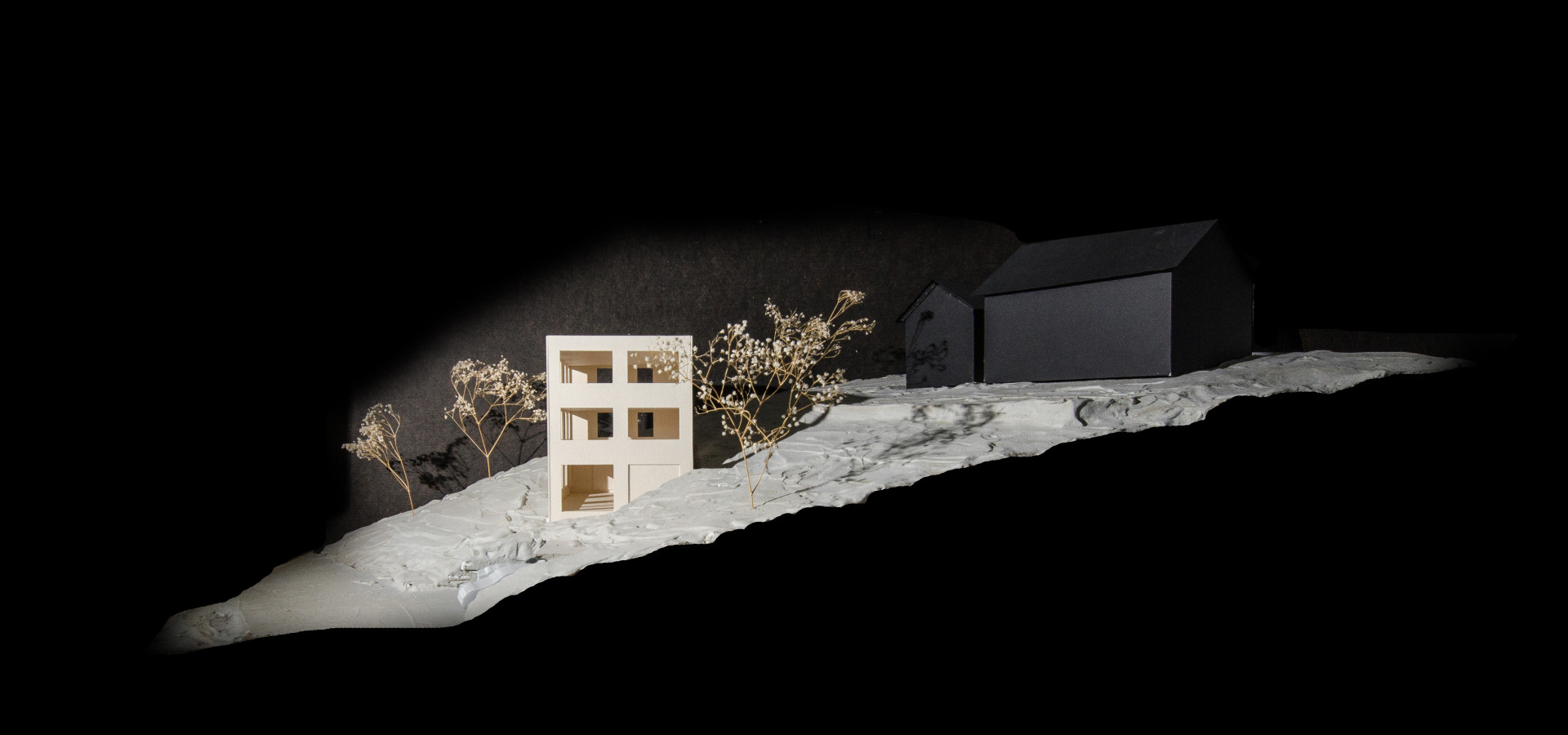 Červený dům z betonu v Lillehammeru, Sanden + Hodnekvam Architects, model