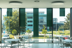 Vysoká škola báňská v Ostravě má novou budovu ekonomické fakulty. Navrhlo ji studio CHVÁLEK ATELIÉR s.r.o.