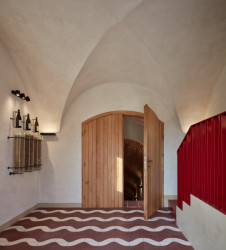 Pohled do winebaru (Vinařství Kolby v Pouzdřanech, ORA)