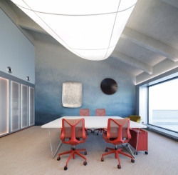 Pohled do kanceláří (Kanceláře Deveron v Blueriot; CISARSTUDIO)
