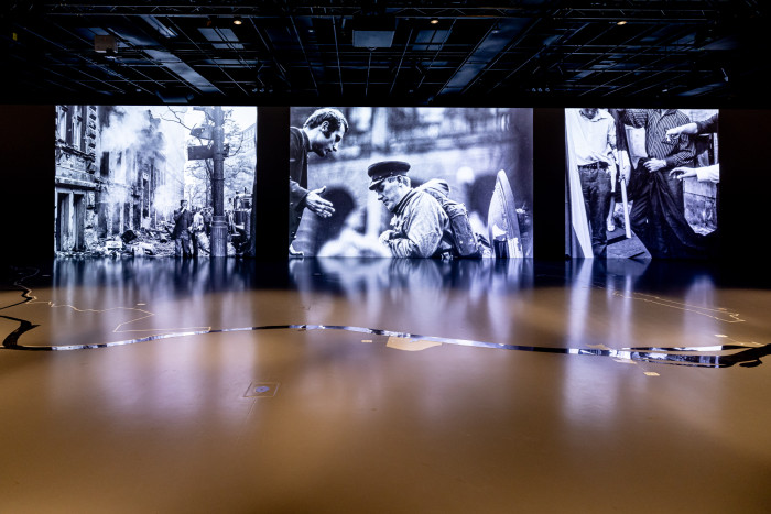 Od 17. do 19. listopadu bude v CAMPu k vidění unikátní projekce s názvem Přidušené město 68-89, která představí zapomenuté snímky Karla Bucháčka a Miroslava Hlaváčka