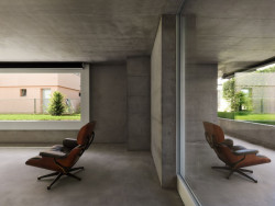 Bytový dům, Raphael Zuber