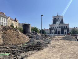 Součástí projektu není sochařsky pojednaný výdech.