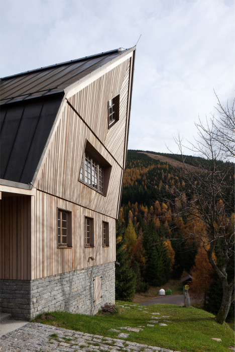 Přestavba chaty ve Svatém Petru, Znamení čtyř - architekti