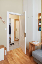 Architekti Zachar: průhled do chodby