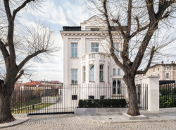 White Concrete Old House, I/O architects