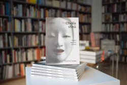 Kniha Chvála stínů od Džuničira Tanizakiho